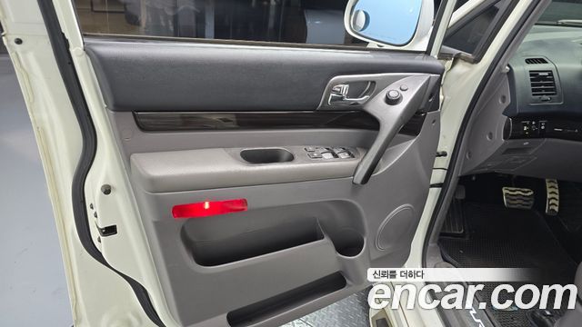 KG Mobility (SsangYong) Korando Turismo 4WD TX 9-seater 2016 — фото 24