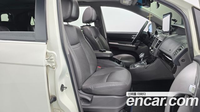 KG Mobility (SsangYong) Korando Turismo 4WD TX 9-seater 2016 — фото 26