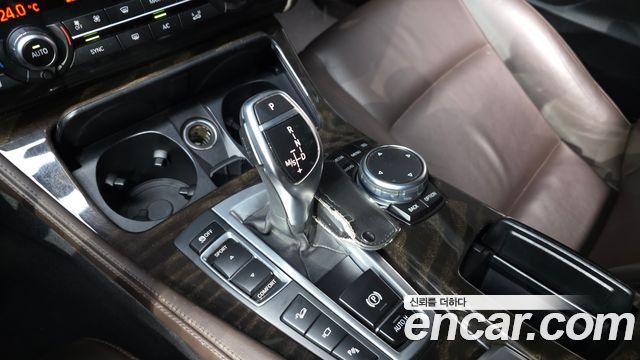 BMW 5 Series (F10) 528i xDrive Aero Dynamic Special Edition 2016 — фото 9