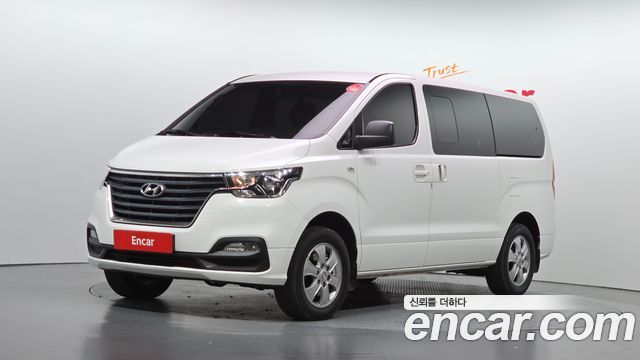 Hyundai Grand Starex 4WD Wagon 12-Seater Smart