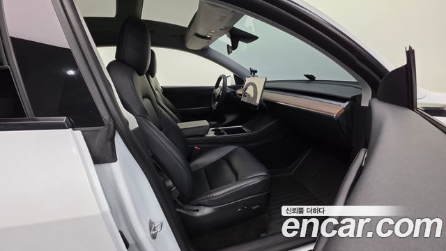 Tesla Model Y Long Range AWD 2021 — фото 10