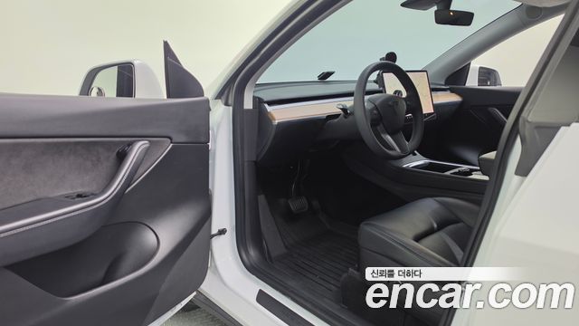 Tesla Model Y Long Range AWD 2021 — фото 12