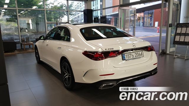 Mercedes-Benz E-Class (W214) E200 AMG Line 2026 — фото 2