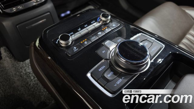 Genesis EQ900 3.8 GDI AWD Luxury 2018 — фото 31