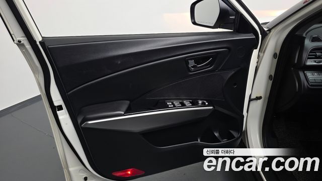 KG Mobility (SsangYong) Tivoli VX 2WD 2016 — фото 24