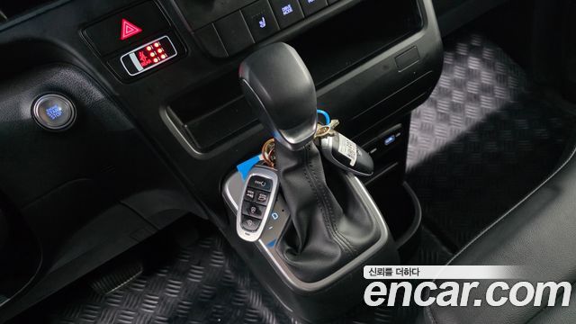 Hyundai Staria 4WD Tourer 9-Seater Modern 2024 — фото 9