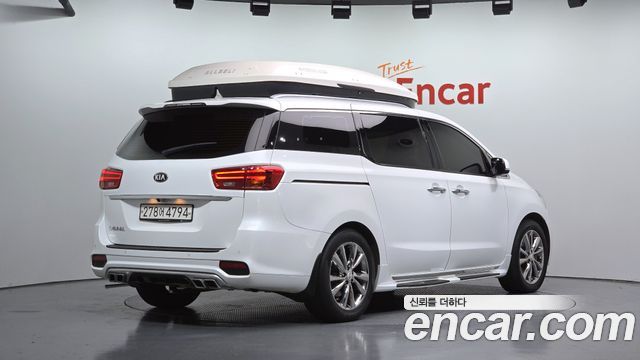 Kia Carnival 9-Seater Prstige 2020 — фото 2