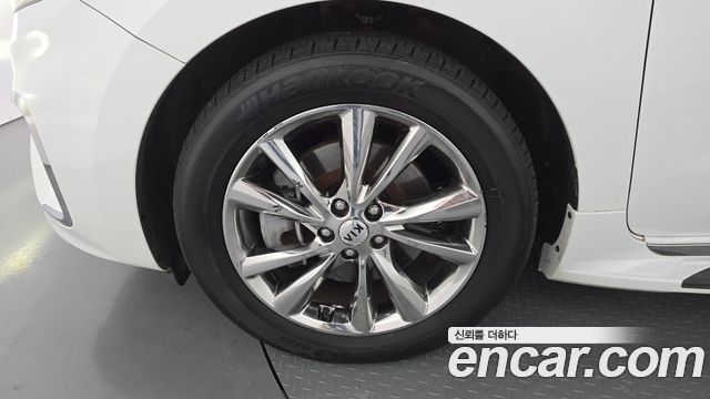 Kia Carnival 9-Seater Prstige 2020 — фото 5