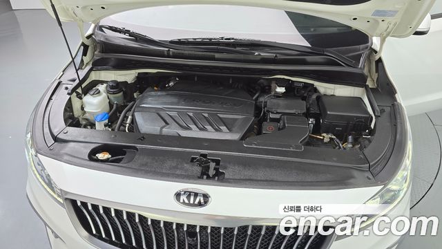 Kia Carnival 9-Seater Prstige 2020 — фото 6