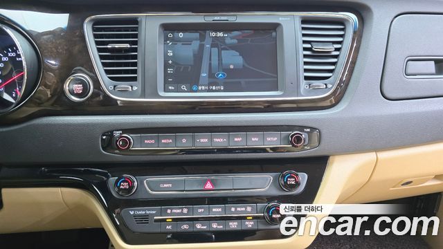 Kia Carnival 9-Seater Prstige 2020 — фото 12
