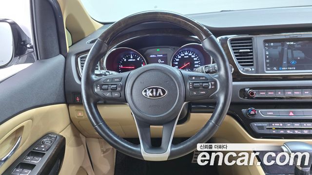 Kia Carnival 9-Seater Prstige 2020 — фото 13