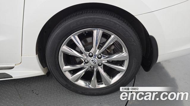 Kia Carnival 9-Seater Prstige 2020 — фото 21