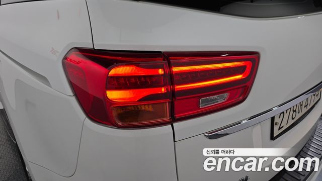 Kia Carnival 9-Seater Prstige 2020 — фото 23