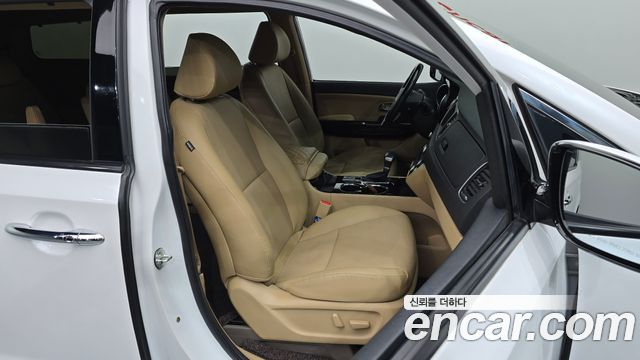 Kia Carnival 9-Seater Prstige 2020 — фото 26