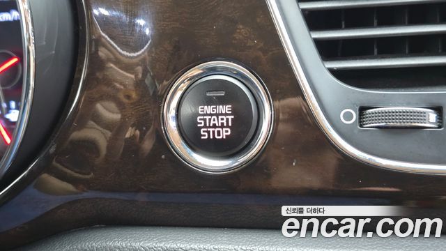 Kia Carnival 9-Seater Prstige 2020 — фото 27