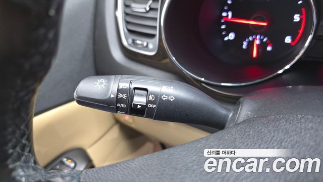 Kia Carnival 9-Seater Prstige 2020 — фото 30
