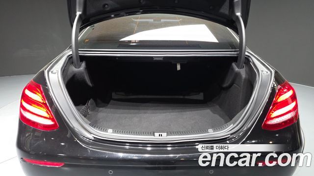 Mercedes-Benz E-Class (W213) E300 Avantgarde 2019 — фото 20