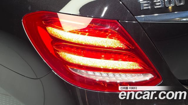 Mercedes-Benz E-Class (W213) E300 Avantgarde 2019 — фото 23