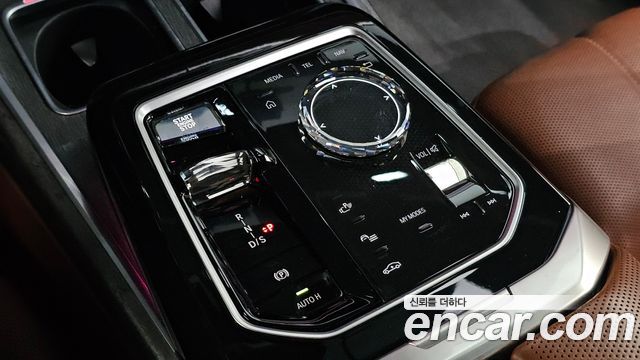 BMW 7 Series (G70) 740d xDrive M Sport 2024 — фото 9
