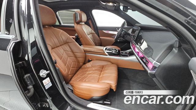 BMW 7 Series (G70) 740d xDrive M Sport 2024 — фото 11