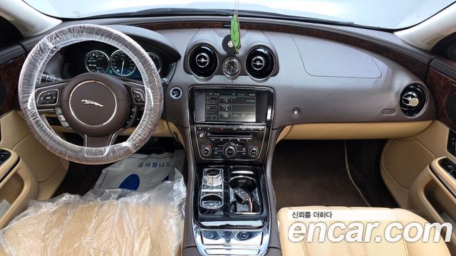 Jaguar XJ 3.0D Premium Luxury LWB X351 2015 — фото 7