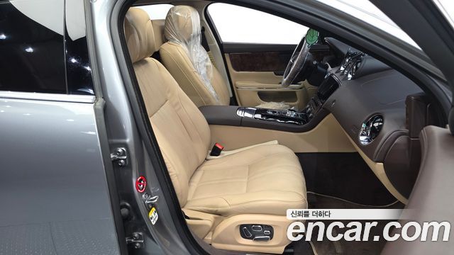 Jaguar XJ 3.0D Premium Luxury LWB X351 2015 — фото 11