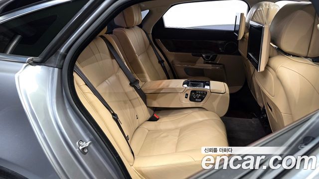 Jaguar XJ 3.0D Premium Luxury LWB X351 2015 — фото 12