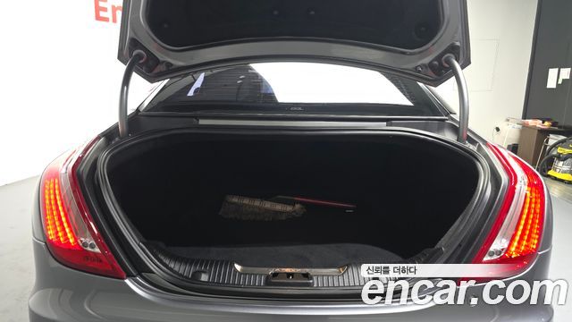 Jaguar XJ 3.0D Premium Luxury LWB X351 2015 — фото 20
