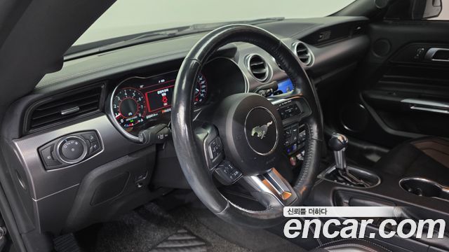 Ford Mustang Coupe 2020 — фото 14