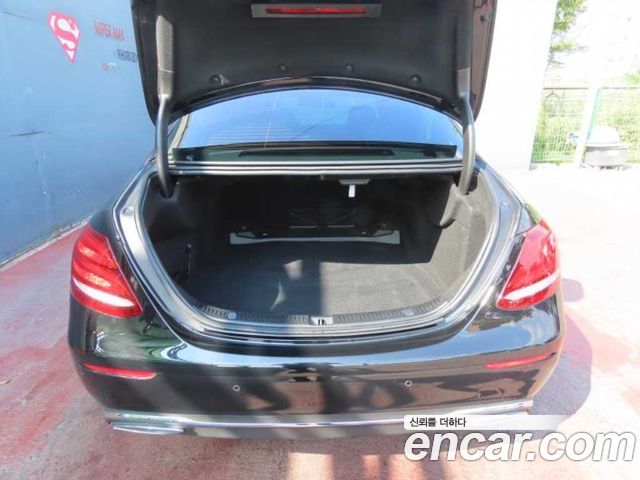 Mercedes-Benz E-Class (W213) E220d 4MATIC Exclusive 2018 — фото 5