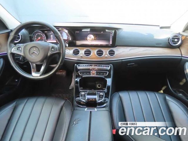 Mercedes-Benz E-Class (W213) E220d 4MATIC Exclusive 2018 — фото 9