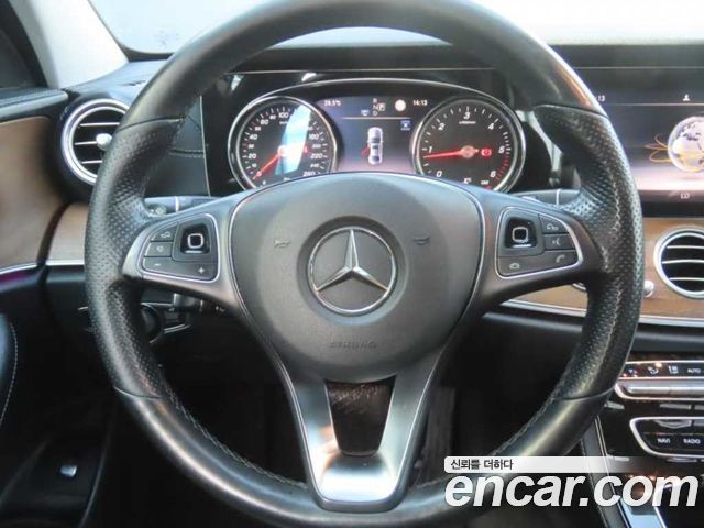 Mercedes-Benz E-Class (W213) E220d 4MATIC Exclusive 2018 — фото 15