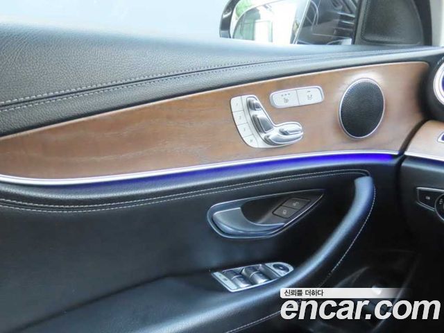 Mercedes-Benz E-Class (W213) E220d 4MATIC Exclusive 2018 — фото 18