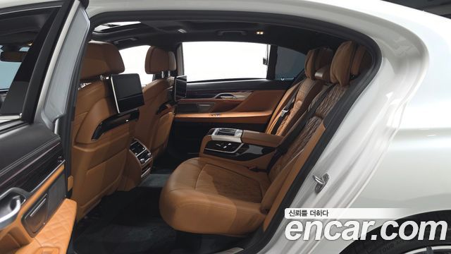 BMW 7 Series (G11) 730Ld xDrive M Sport 2021 — фото 12