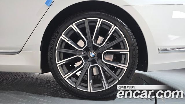 BMW 7 Series (G11) 730Ld xDrive M Sport 2021 — фото 21