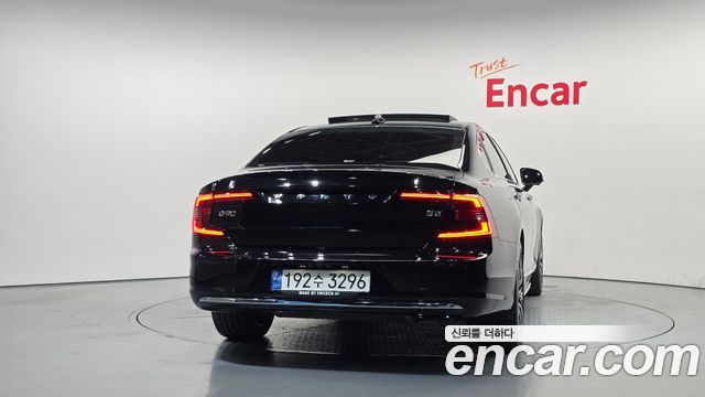 Volvo S90 B5 Ultimate Bright 2023 — фото 4
