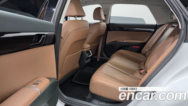 Hyundai Grandeur (GN7) 2,5 Gasoline 2WD Premium 2023 — фото 12