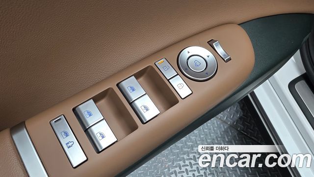 Hyundai Grandeur (GN7) 2,5 Gasoline 2WD Premium 2023 — фото 19