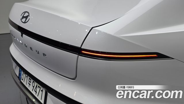 Hyundai Grandeur (GN7) 2,5 Gasoline 2WD Premium 2023 — фото 23