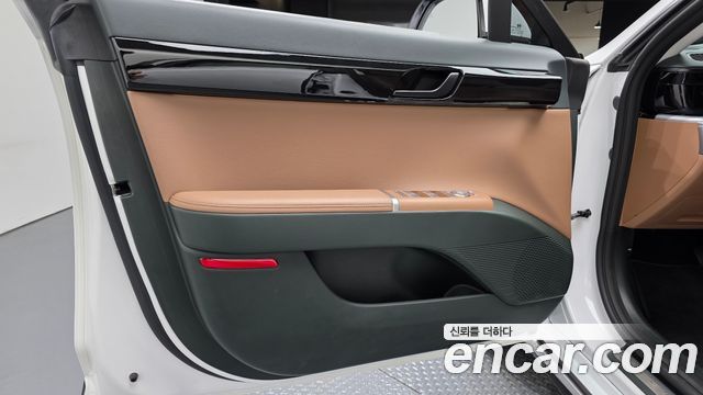 Hyundai Grandeur (GN7) 2,5 Gasoline 2WD Premium 2023 — фото 24