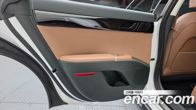 Hyundai Grandeur (GN7) 2,5 Gasoline 2WD Premium 2023 — фото 25