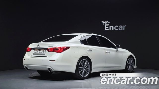 Infiniti Q50 3.5 Hybrid Essence 2016 — фото 2