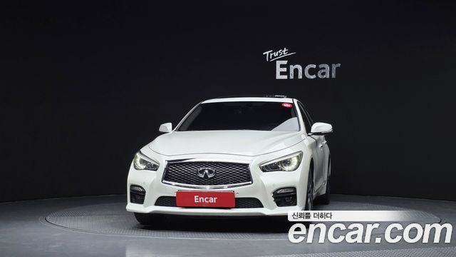 Infiniti Q50 3.5 Hybrid Essence 2016 — фото 3