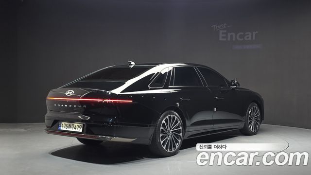 Hyundai Grandeur (GN7) 2,5 Gasoline 2WD Calligraphy 2023 — фото 2