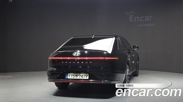 Hyundai Grandeur (GN7) 2,5 Gasoline 2WD Calligraphy 2023 — фото 4