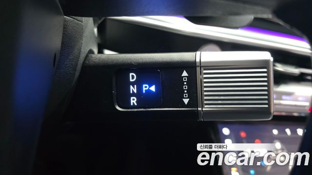 Hyundai Grandeur (GN7) 2,5 Gasoline 2WD Calligraphy 2023 — фото 9