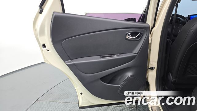 Renault Korea QM3 RE 2018 — фото 25