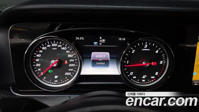 Mercedes-Benz E-Class (W213) E220d Avantgarde 2017 — фото 8