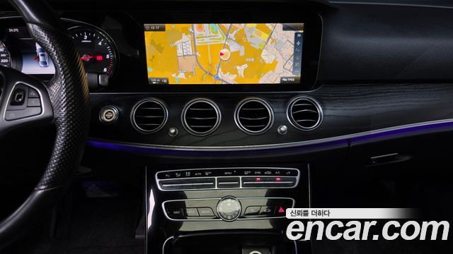 Mercedes-Benz E-Class (W213) E220d Avantgarde 2017 — фото 13