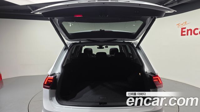 Volkswagen Tiguan Allspace 2.0 TDI Prestige 2018 — фото 24